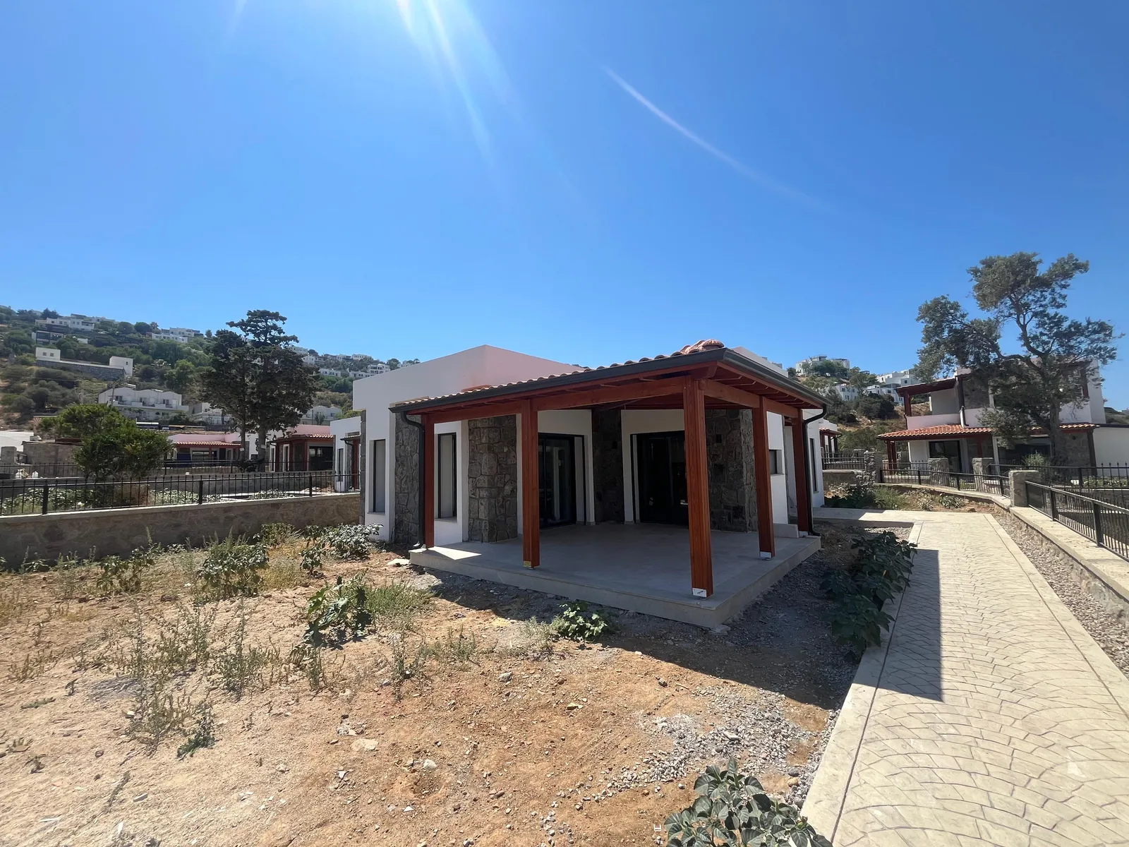 oğaziçi'nde Satılık Doğa Manzaralı 2+1 Bahçe Ka